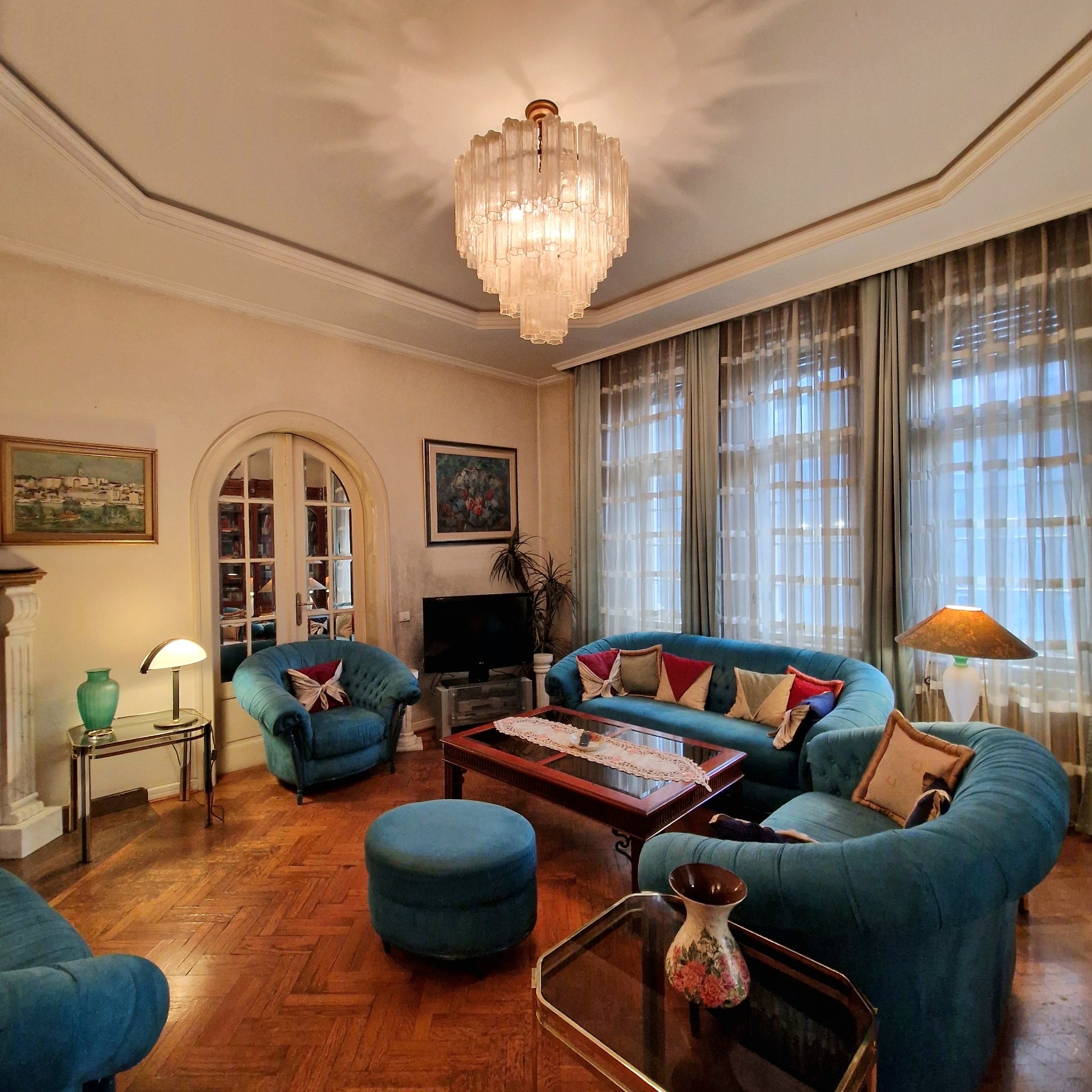 Raskosan salonac kod Saborne crkve