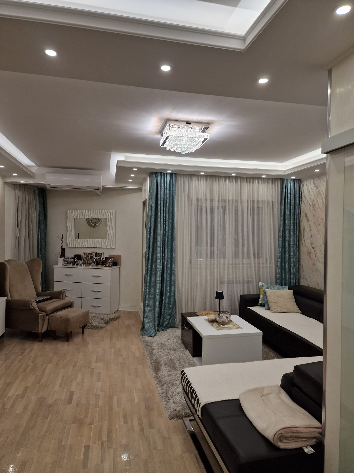 Prodajemo kopletno renoviran dvosoban stan, 73m, Blok 63