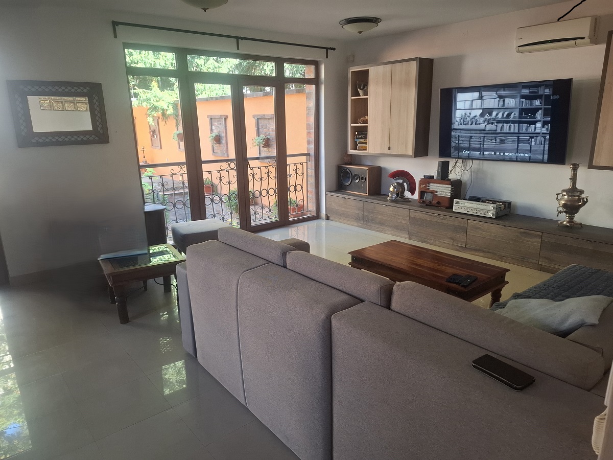 Prodajemo kuću, Kalenic Pijaca, 180m²