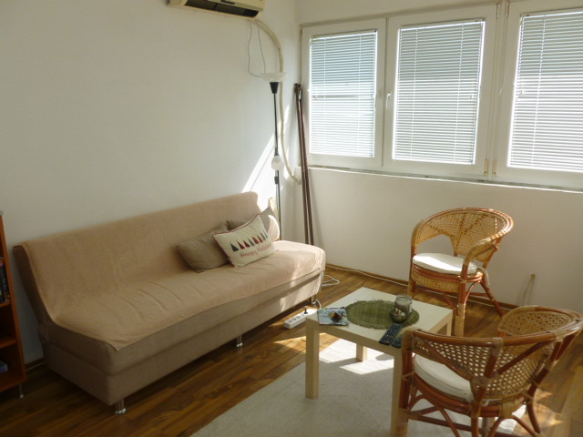 Prodajemo garsonjeru, Brace Jerkovic, 24m²