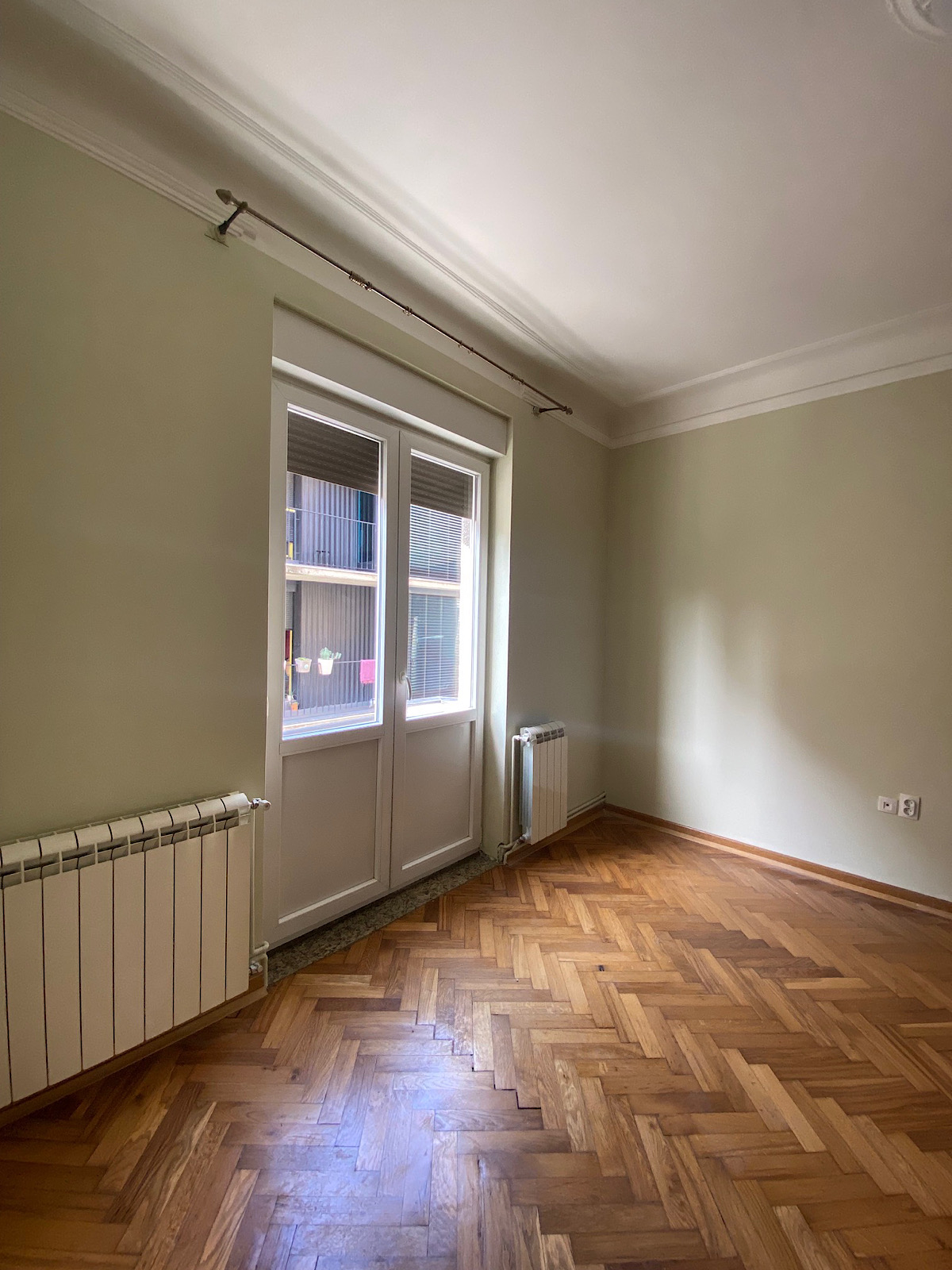 Izdajemo troiposoban stan, Djeram Pijaca, 75m²
