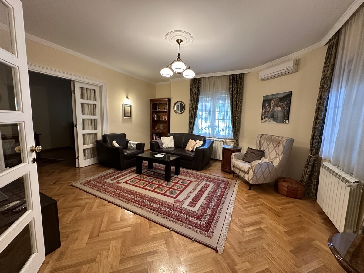 Prodajemo kuću, Zemun Novi Grad, 250m²