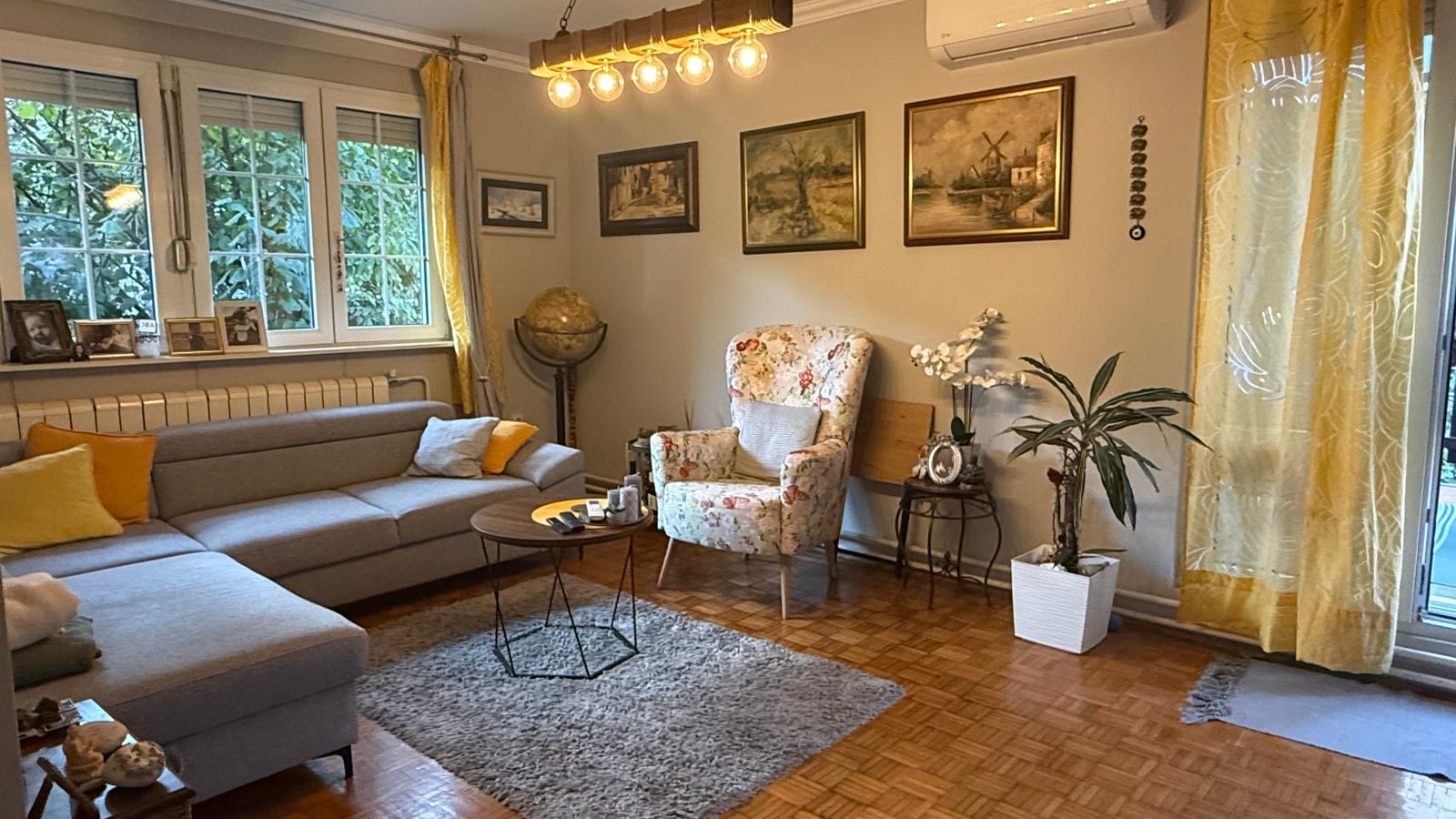 Niksicka , renoviran trosoban stan 69m2